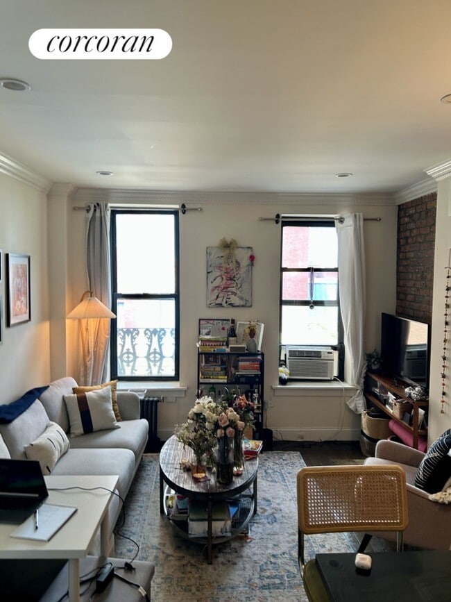 Photo - 604 E 9th St Condo