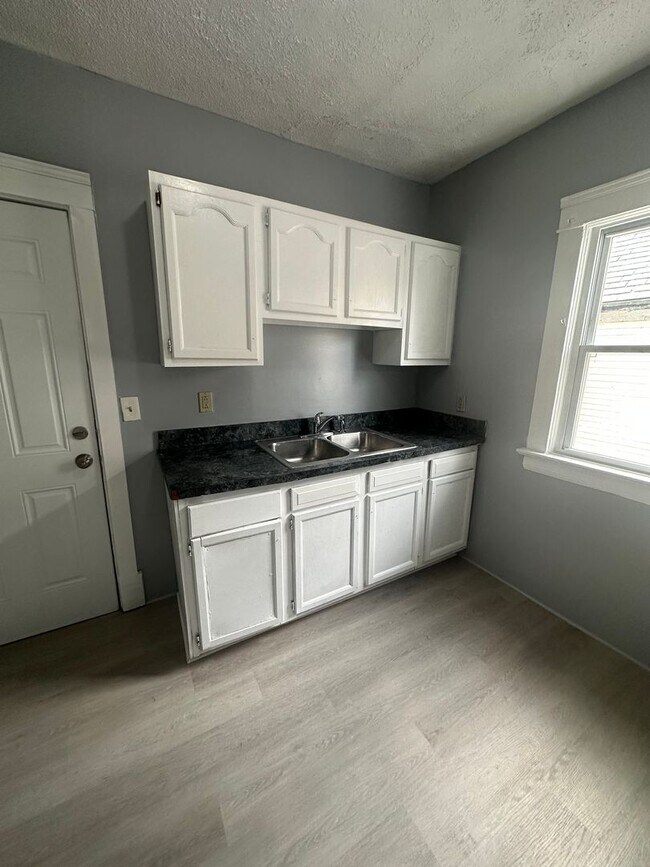 Photo - 11414 Fairport Ave Unit UP