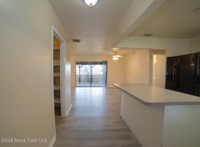 Photo - 950 Alford St