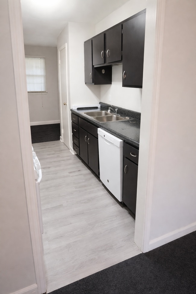 Photo - 2810 Carriage Dr