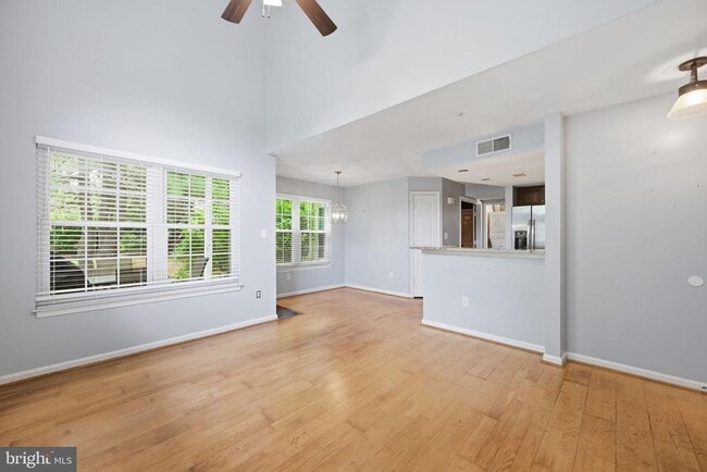 Photo - 933 Hillside Lake Terrace Unidad 110
