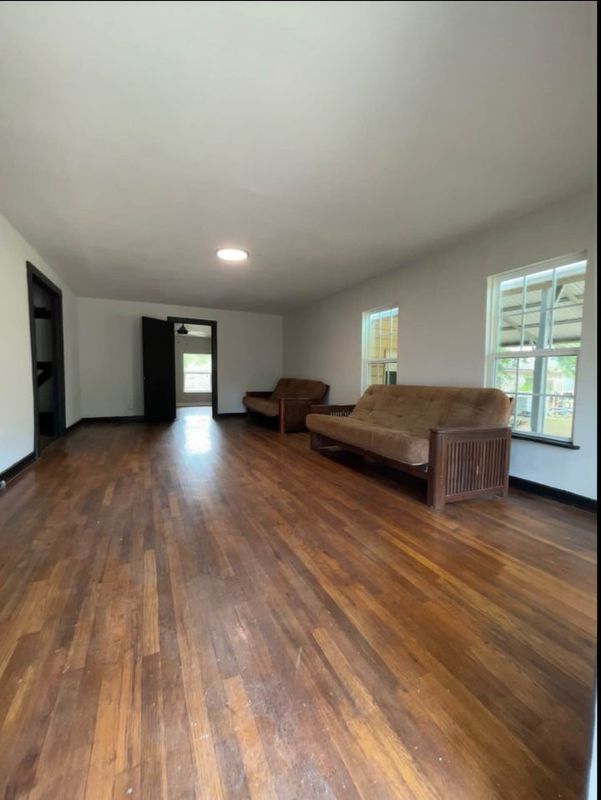 Photo - 202 W 13th St