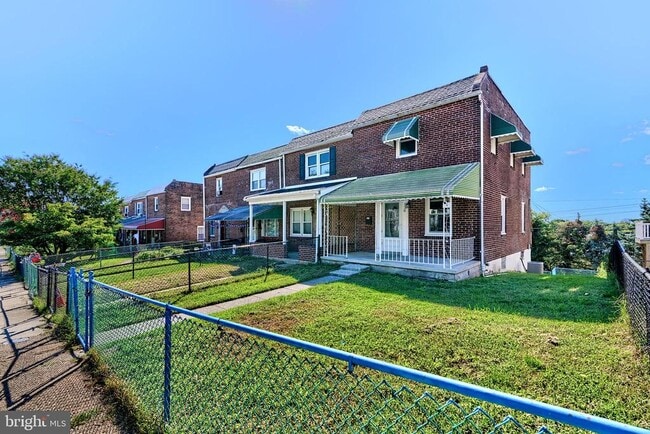 Building Photo - 530 47th St