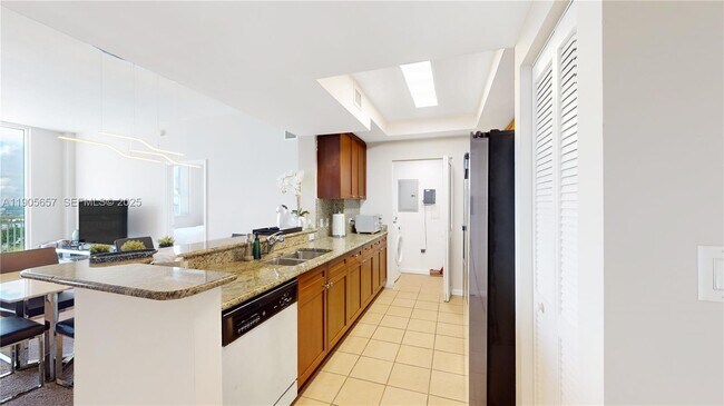 Photo - 19501 W Country Club Dr Unidad PH-10