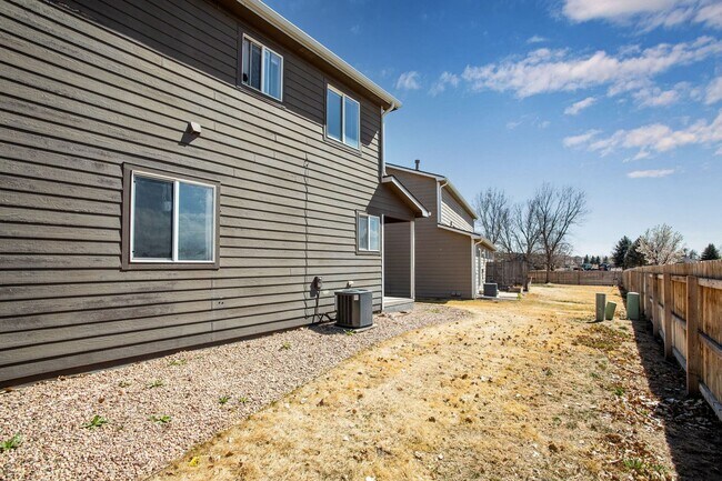 Photo - 3 bedroom, 1.5 Bath Townhome, Available Early June!