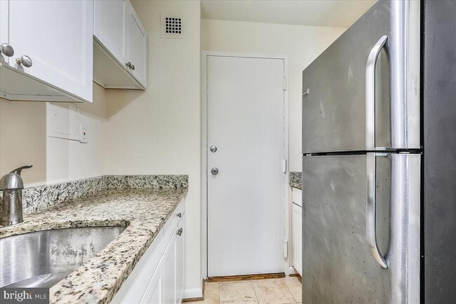 Photo - 10401 Grosvenor Pl Unit 427