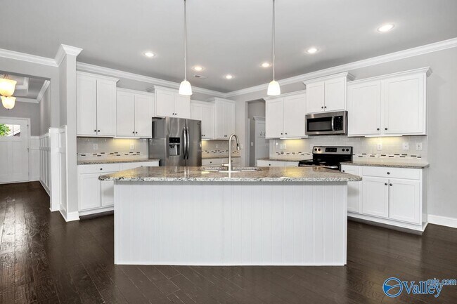Photo - 207 Blackwood Dr NW