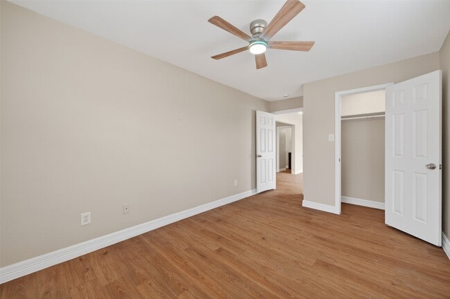 Building Photo - 7927 Brays St