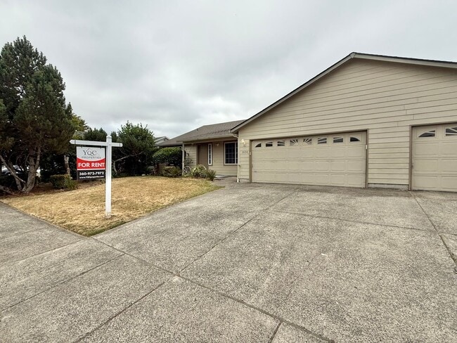 Building Photo - Charming One-Level Ranch in Peaceful Battl... Rental
