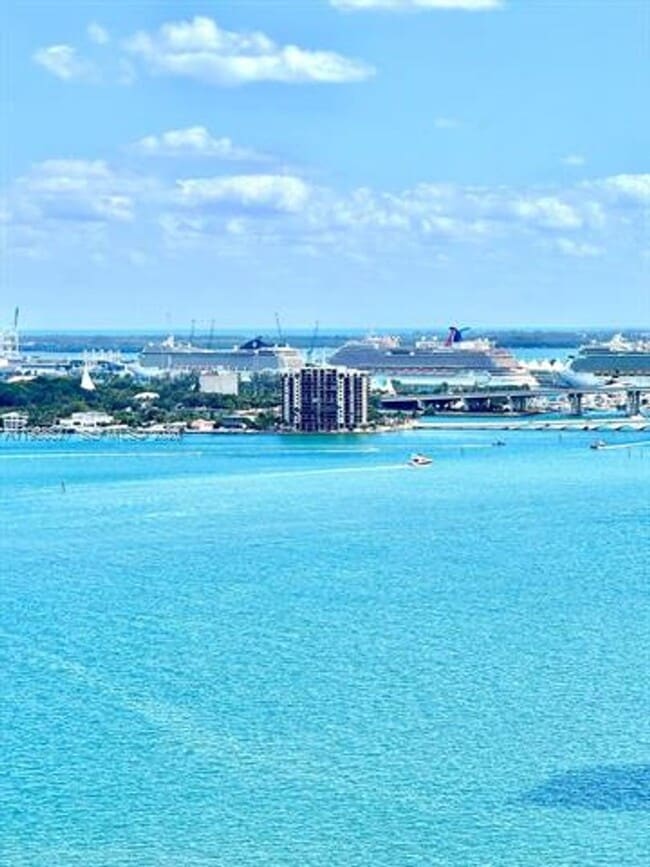 Photo - 650 NE 32nd St Unit 650 NE 32nd St  2507