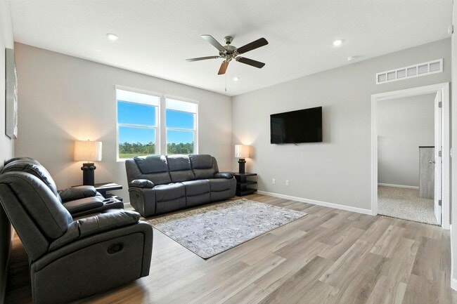 Photo - 1070 Pleasant Hl Pl