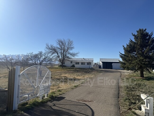 Building Photo - 300 Rustic Dr