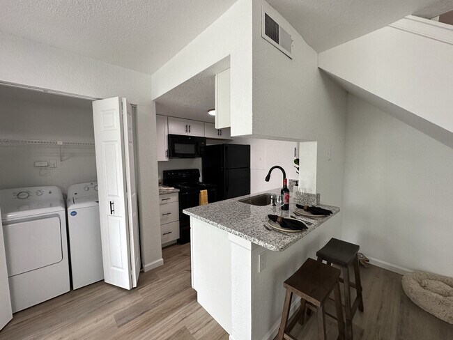 Photo - Royal Pointe Apartments