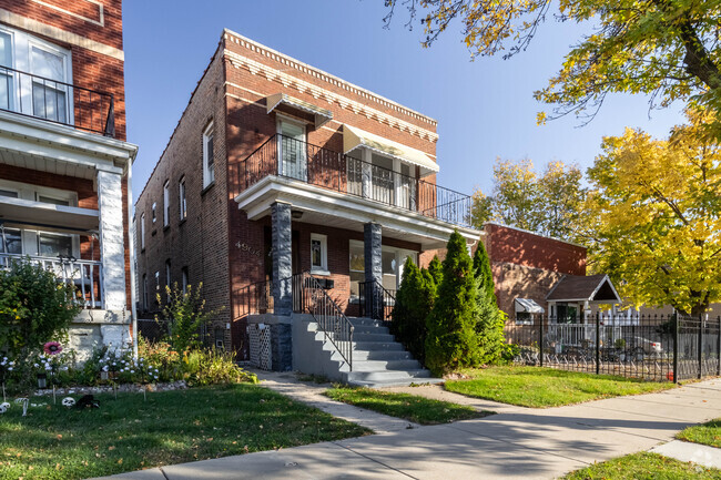 Building Photo - 4904 W School St Unit 2 Rental