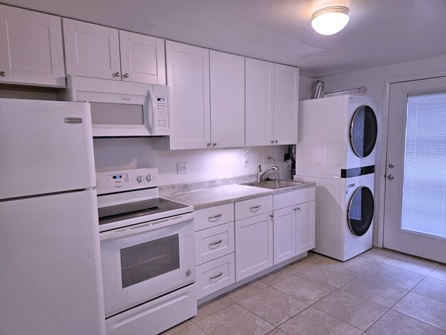 Building Photo - 1460 S Ash St Unit #