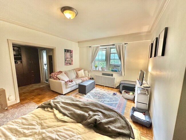 Photo - Great Studio in Glover Park/North Georgetown w/Murphy Bed, Walk-In Closet, Eat in Kitchen! Unit B6