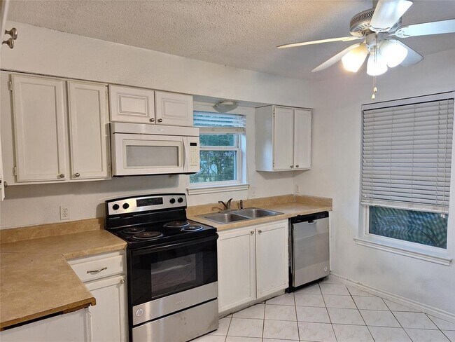 Photo - 31715 Debbi Ln