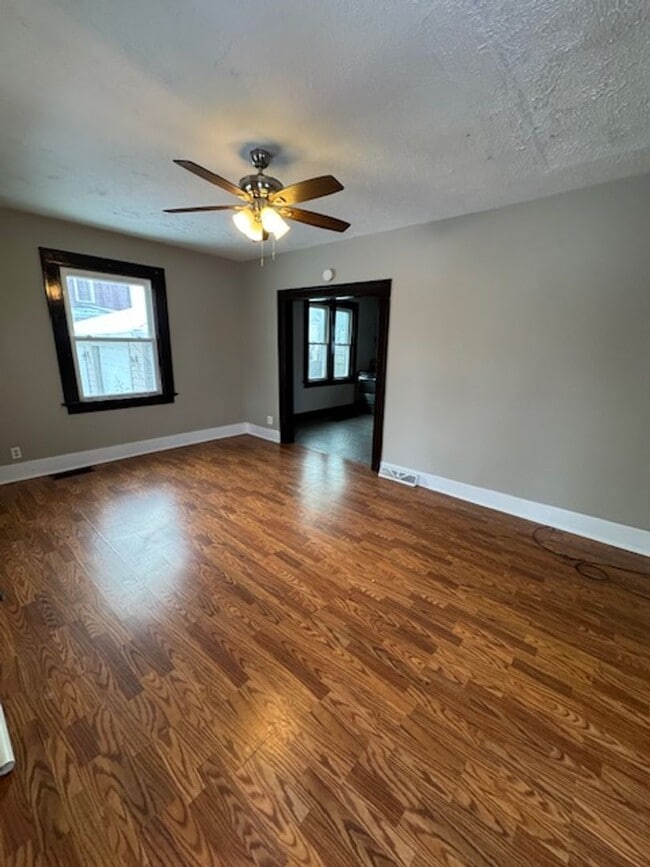 Photo - 905 Tecumseh St