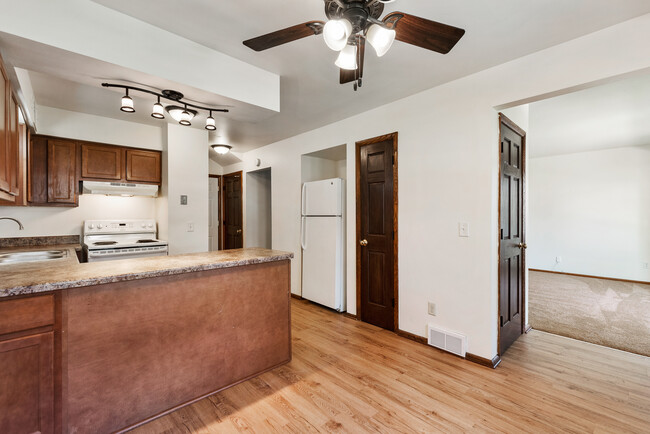 Photo - 5265 N Mohawk Ave Townhome