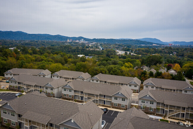 Building Photo - White Oak Grove Apartments