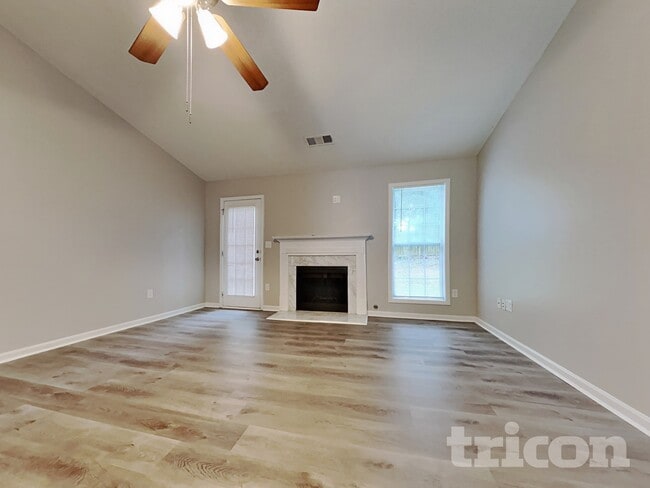 Photo - 114 W Wright St