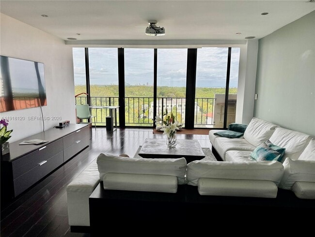 Building Photo - 77 Crandon Blvd Unit 10A