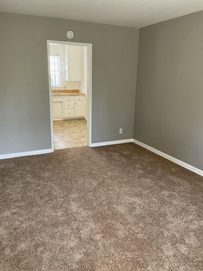 Photo - 4971-4975 1/4 Franklin Ave