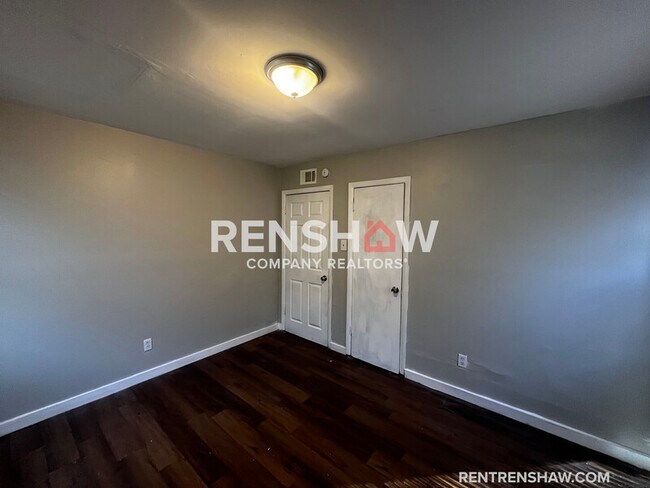 Photo - 877 Polk Ave