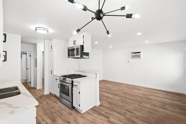5549 Fulcher Ave Unit 2