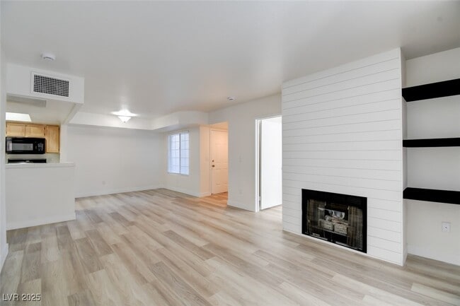 Building Photo - 1908 High Valley Ct Unit 105 Rental