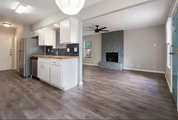 Photo - 411 Parkhill Cove