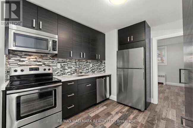 Photo - 276 King Edward Ave Unit 2