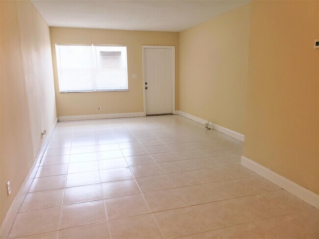 190 NE 40th St Unit 192