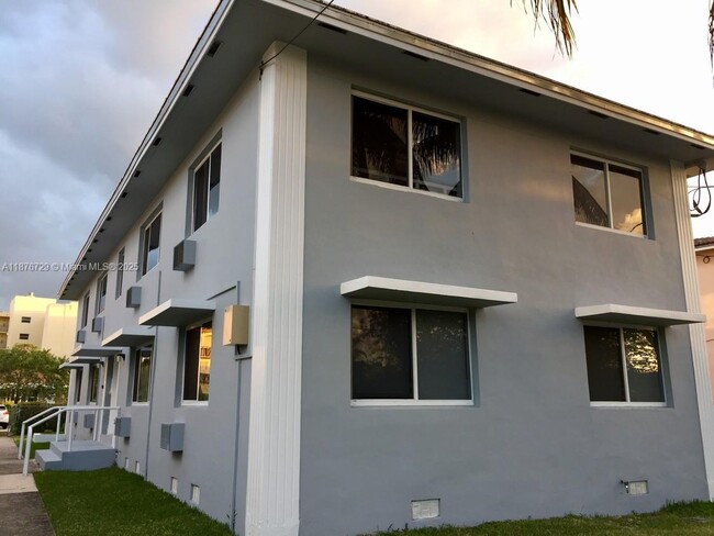 Photo - 1973 Marseille Dr Unit 2