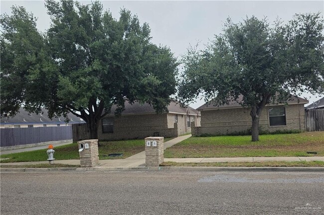 Photo - 2204 N Dahlia St Apartment Unit 4