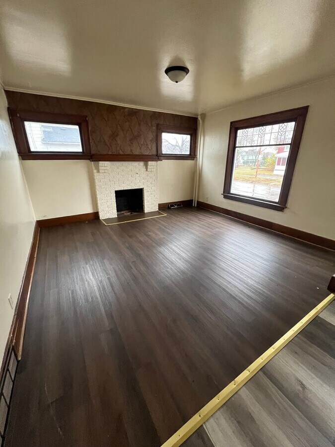 Photo - 1 bedroom, 1 bathroom in convenient Waterloo location