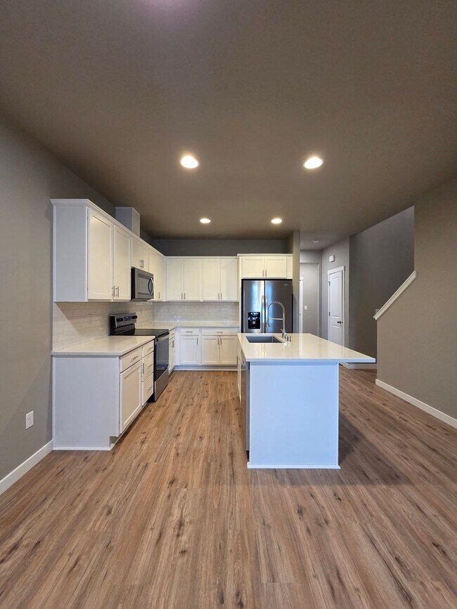 Photo - Brand New Large 2 bedroom 2.5 Bathrooms in Centralia