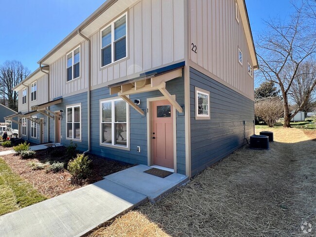 Building Photo - Brand New Townhome! End Unit! Catawba Vall...