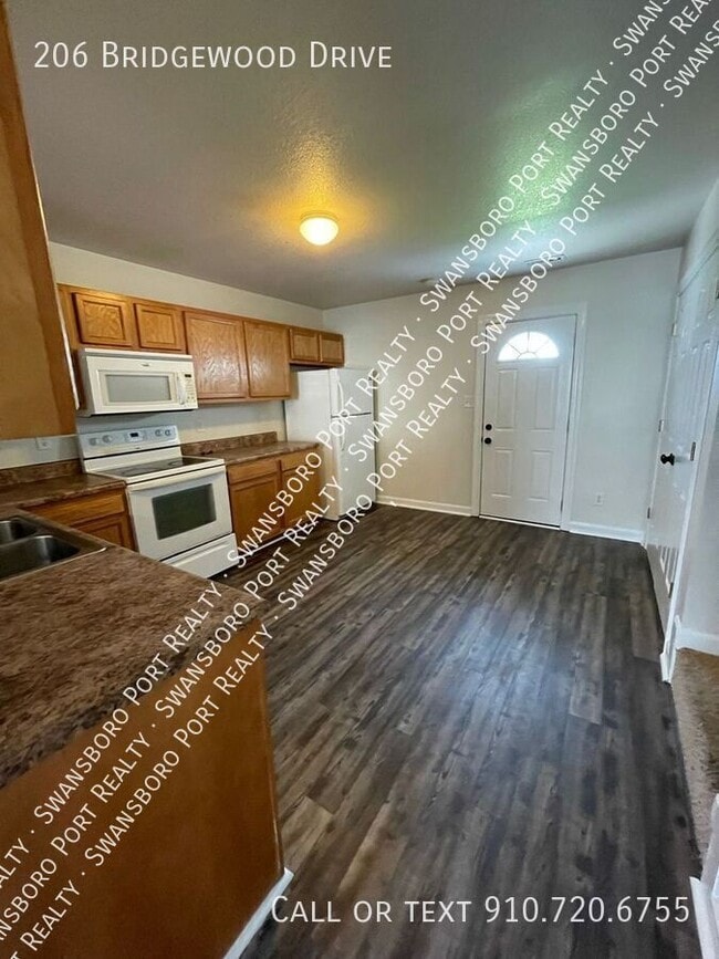 Photo - 206 Bridgewood Dr