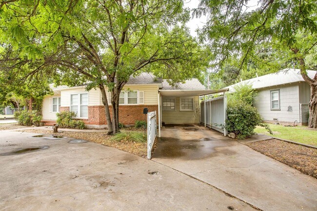 Photo - Pre-leasing for July!