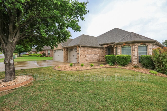 Building Photo - 3505 SW Cranbrook Ave