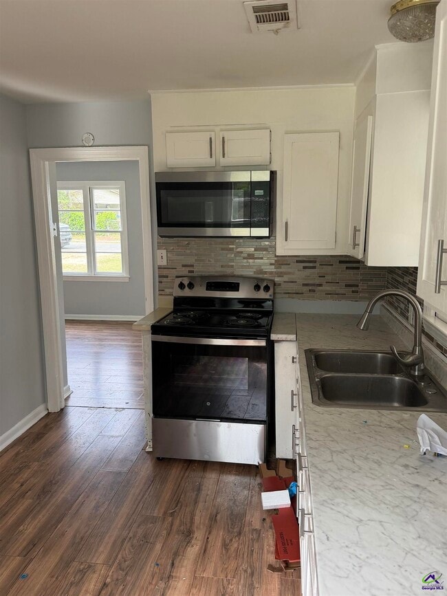 Photo - 202 Ruzelle St