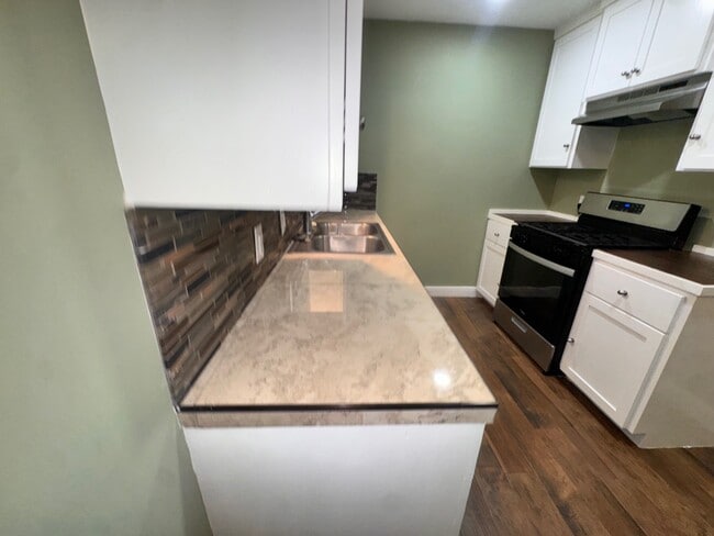 Building Photo - 112 Runnels St Rental