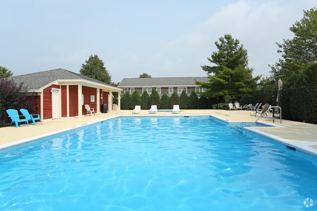 Pool - Fort Pike Commons