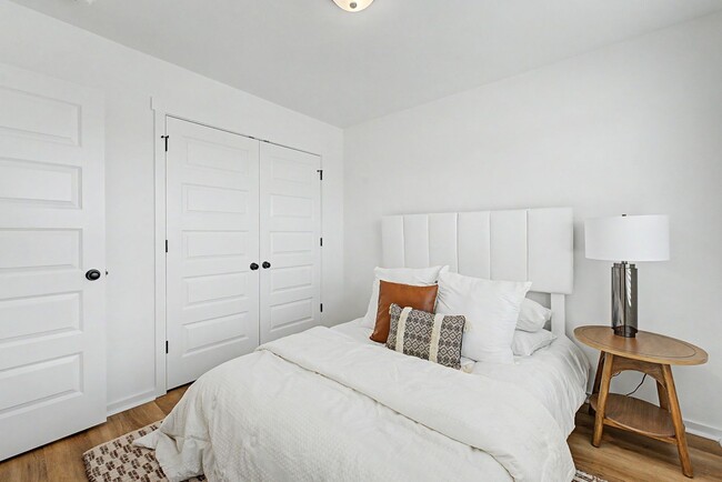 Photo - 4 Bed, 2 Bath Home !!