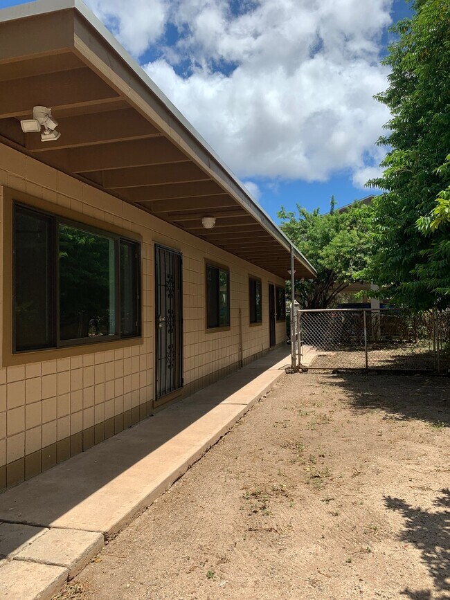 Photo - 85-013 Pokai Bay St Unidad B