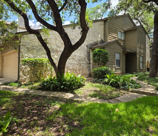 Hidden Creek Townhouse - Hidden Creek Townhouse