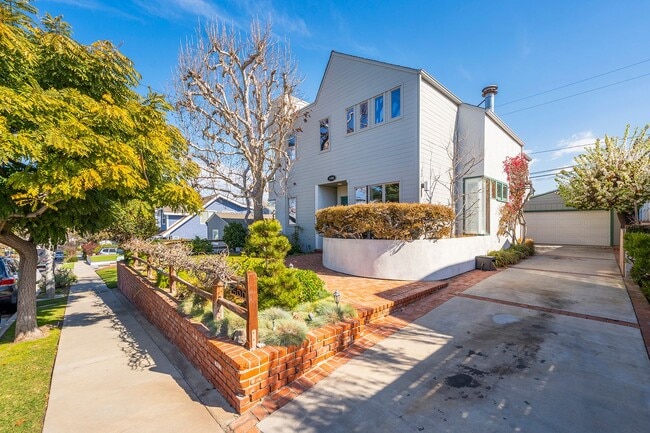 Photo - Warm & Inviting Manhattan Beach Rental Home!