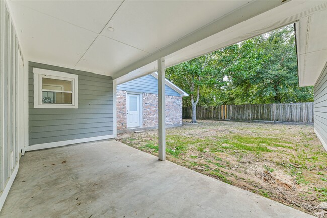 Building Photo - 605 Kings Ct