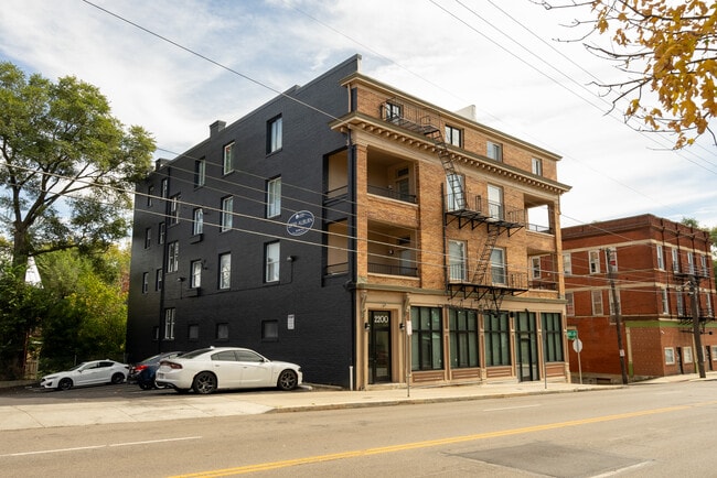 2200 Auburn